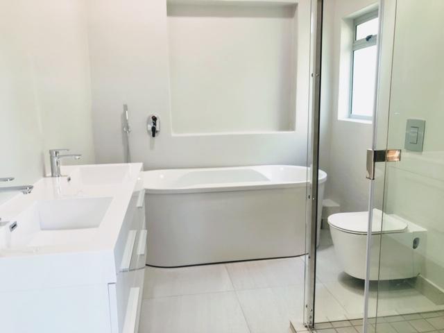 To Let 4 Bedroom Property for Rent in Hout Bay Western Cape